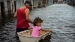 Cubanos piden mejoras económicas para 2025 tras un año de crisis y emigración Cubanos piden mejoras económicas para 2025 tras un año de crisis y emigración