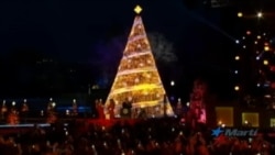 Melania Trump enciende tradicional árbol de Navidad en la Casa Blanca Melania Trump enciende tradicional árbol de Navidad en la Casa Blanca