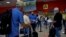Pasajeros arriban al Aeropuerto de La Habana