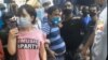 Mary Karla Ares (izq.) fue detenida por transmitir en vivo la protesta del 30 de abril en la calle Obispo. (Cubalex/Twitter)