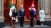 El presidente de México, Andrés Manuel López Obrador y su esposa Beatriz Gutiérrez, y Miguel Díaz-Canel y su esposa Lis Cuesta. 17/Oct/2019. REUTERS/Luis Cortes