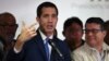 El líder opositor venezolano y presidente interino Juan Guaidó habla durante una conferencia de prensa un día después de que no pudiera entrar al Palacio Legislativo.