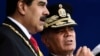 El general Vladimir Padrino López junto a Maduro en un acto de las Fuerzas Armadas Bolivarianas de Venezuela, en enero de 2019.
