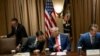 El presidente Donald Trump celebra una reunión de gabinete el jueves 10 de abril de 2025 en la Sala del Gabinete. (Foto oficial de la Casa Blanca por Molly Roberts)