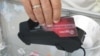 Prueba en Varadero del servicio de tarjetas prepago respaldadas en dólares. (Facebook/CADECA)
