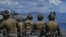 Infantes de Marina realizan operaciones frente a la costa de Puerto Rico.